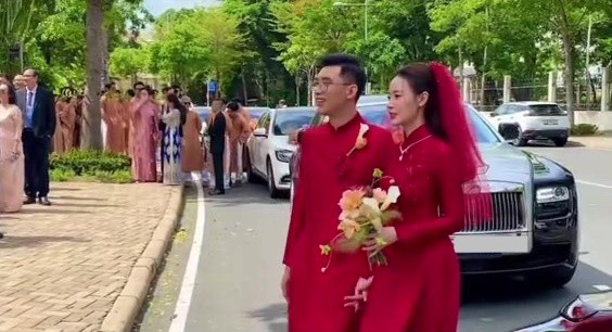 Ngắm lại loạt siêu xe rước dâu của 3 thiếu gia ngành nhựa đình đám nhất Việt Nam: Phải chi hồi đó được gả vào hào môn! - Ảnh 18.