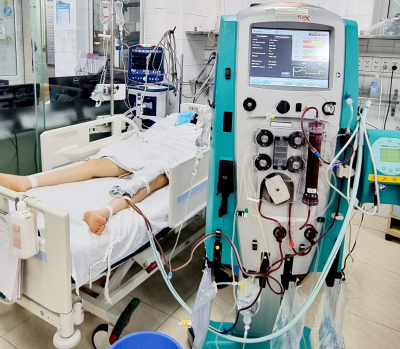 Cô gái trẻ Hà Nội hôn mê sâu, suy đa tạng cấp phải lọc máu sau khi ăn một viên kẹo chỉ vài giờ - Ảnh 1.