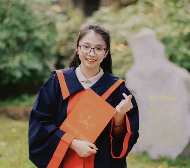 Nữ sinh H&agrave; Nội học ng&agrave;y 12 tiếng đỗ c&ugrave;ng l&uacute;c 4 trường chuy&ecirc;n - Ảnh 1.