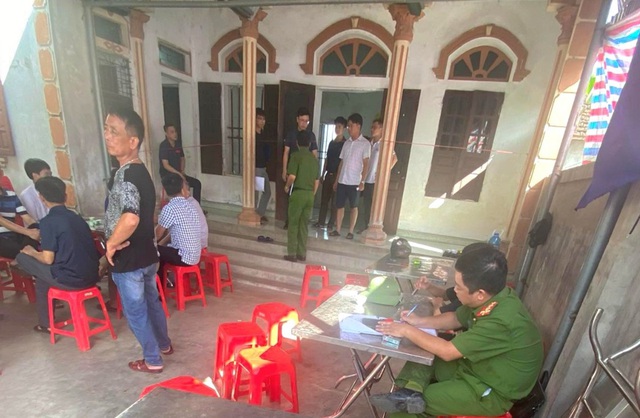 Nghi án chồng khóa trái cửa đâm vợ tử vong rồi tự sát - Ảnh 1.