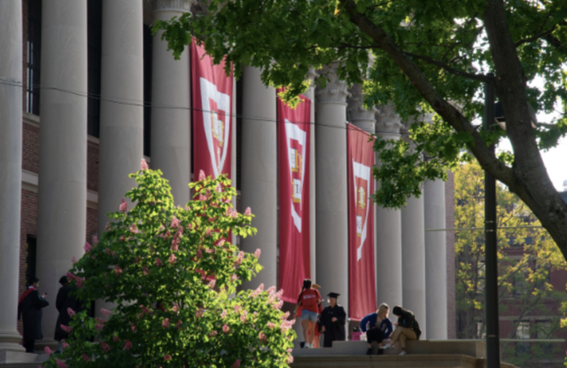 Bài phát biểu khai giảng Đại học Harvard: Bốn năm Đại học là thời gian xác định khuôn mẫu cuộc đời, ai chểnh mảng sau 20 năm có thể nhận hậu quả - Ảnh 2. Bài phát biểu khai giảng Đại học Harvard: Bốn năm Đại học là thời gian xác định khuôn mẫu cuộc đời, ai chểnh mảng sau 20 năm có thể nhận hậu quả - Ảnh 2.