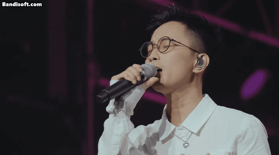 Gọi Rhymastic l&agrave; &ldquo;c&ocirc;ng ty TNHH một m&igrave;nh t&ocirc;i&rdquo; v&igrave; anh đi thi chẳng gặp ch&ocirc;ng gai n&agrave;o, tự m&igrave;nh l&agrave;m nhạc từ A đến Z - Ảnh 1.