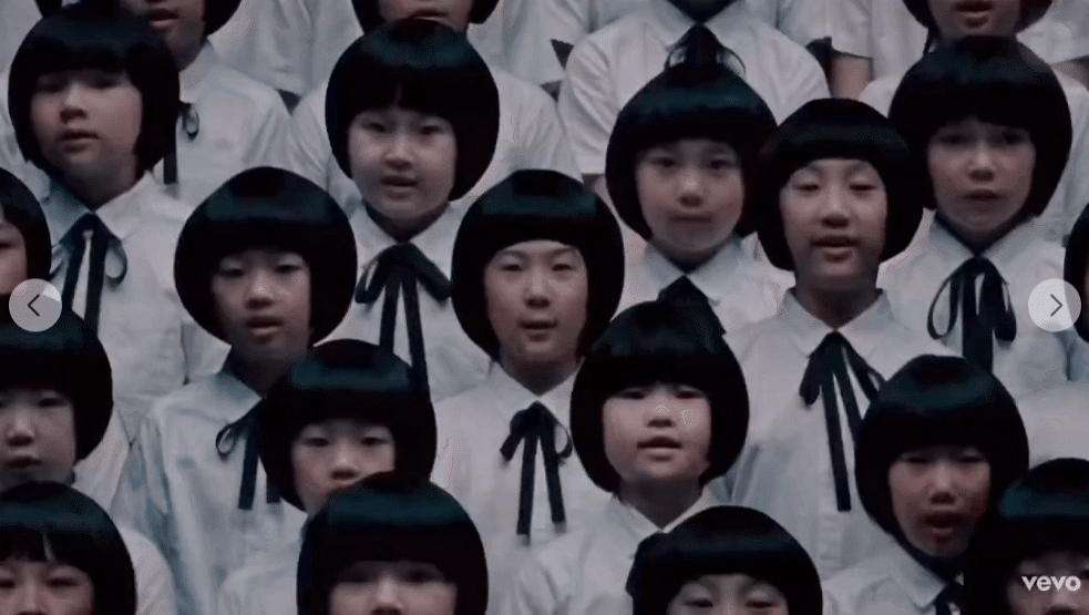 Lisa liên tục “muối mặt vì fan - Ảnh 2.