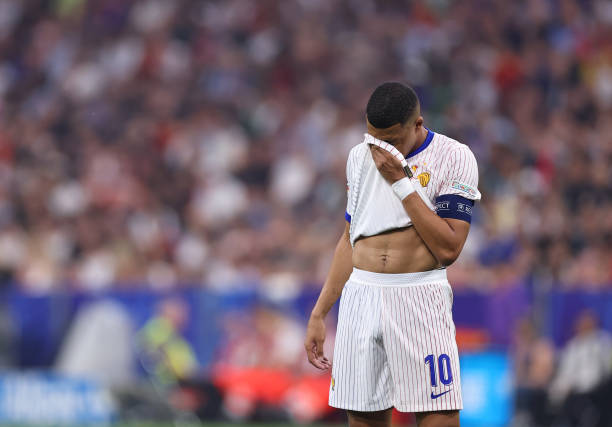 Kỳ Euro thảm bại của Mbappe: 0 bàn thắng từ bóng sống, 1 kiến tạo và 1 bàn penalty, đúng là Euro khó hơn World Cup - Ảnh 3.