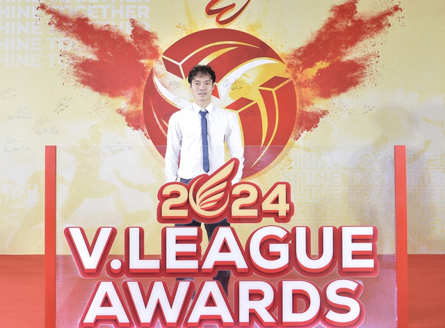 V.League Awards 2023/24: Ngôi sao CLB Nam Định giành hat-trick giải thưởng - Ảnh 3.