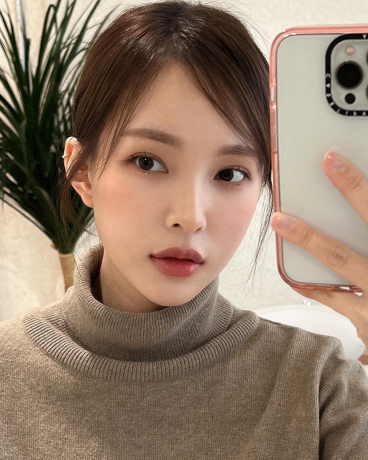 "Phù thủy makeup" đứng sau tạo hình các mỹ nhân Kbiz xinh cỡ nào mà gây sốt?- Ảnh 17.