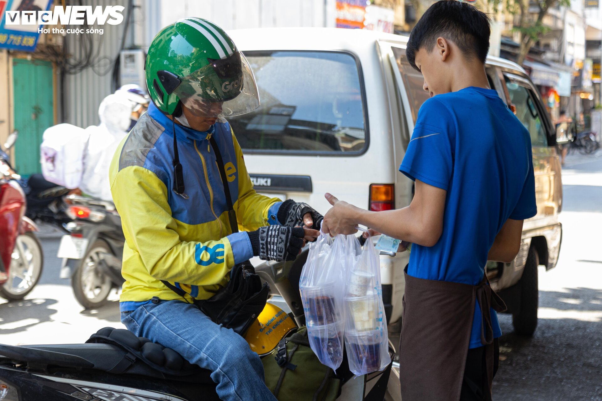 Chè đậu đỏ 'thoát ế' bất ngờ 'ế khách' ngày Thất tịch- Ảnh 11.