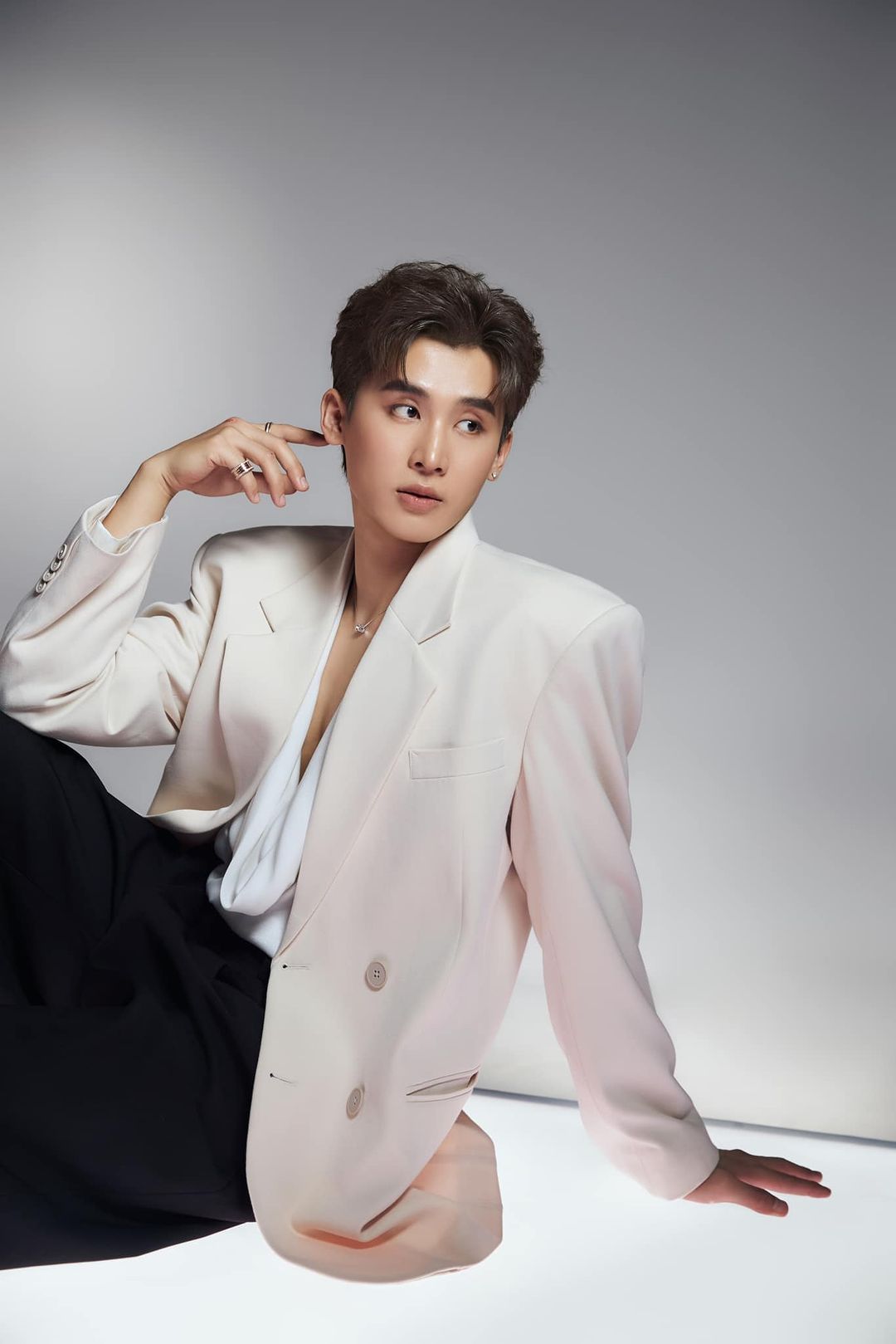 "Vũ trụ trai đẹp" tại The Next Gentleman 2024: Visual cực phẩm, body 6 múi như tượng tạc- Ảnh 4.