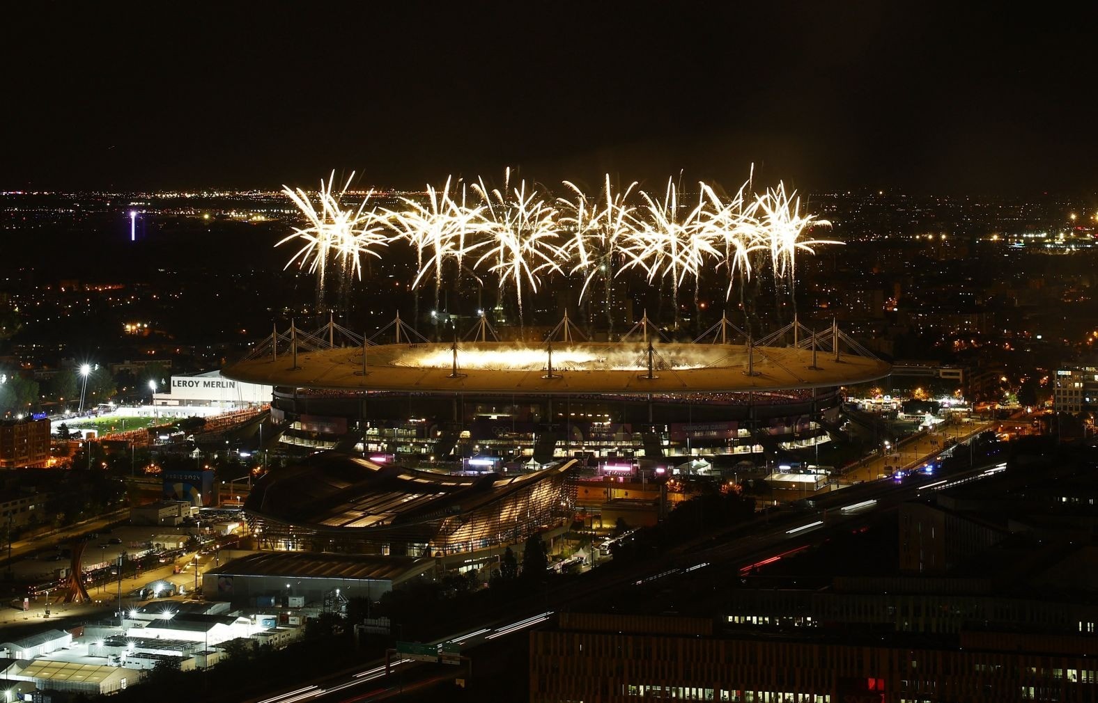 Pháp bị lu mờ trong lễ bế mạc Olympic Paris 2024- Ảnh 5.