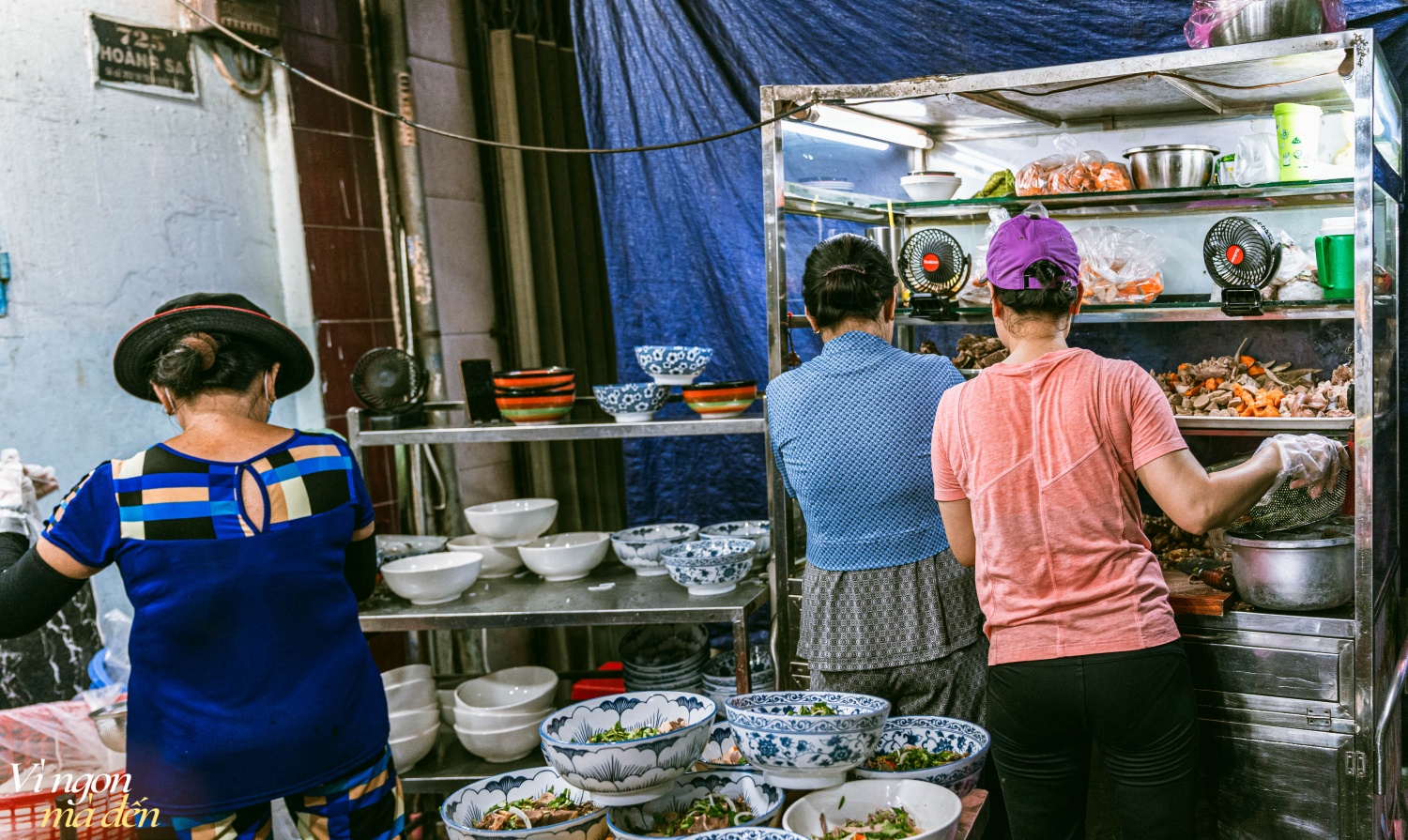 Nhân viên ngân hàng bỏ việc đi bán bún bò, tiệm lúc nào cũng kín bàn, bán vài tiếng là hết veo: "Làm nghề này cực nhưng mình được sống trọn vẹn!"- Ảnh 16.