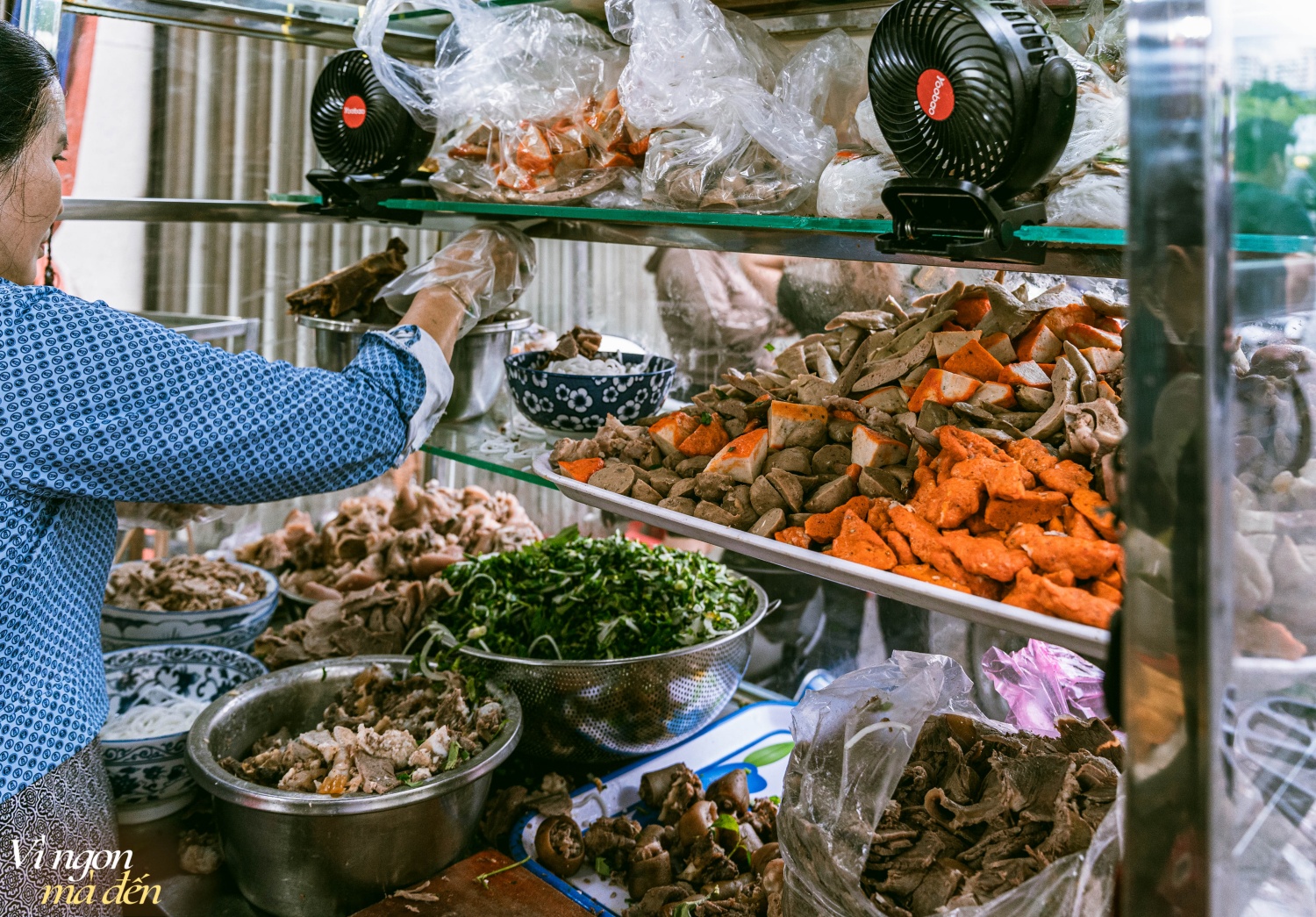 Nhân viên ngân hàng bỏ việc đi bán bún bò, tiệm lúc nào cũng kín bàn, bán vài tiếng là hết veo: "Làm nghề này cực nhưng mình được sống trọn vẹn!"- Ảnh 8.