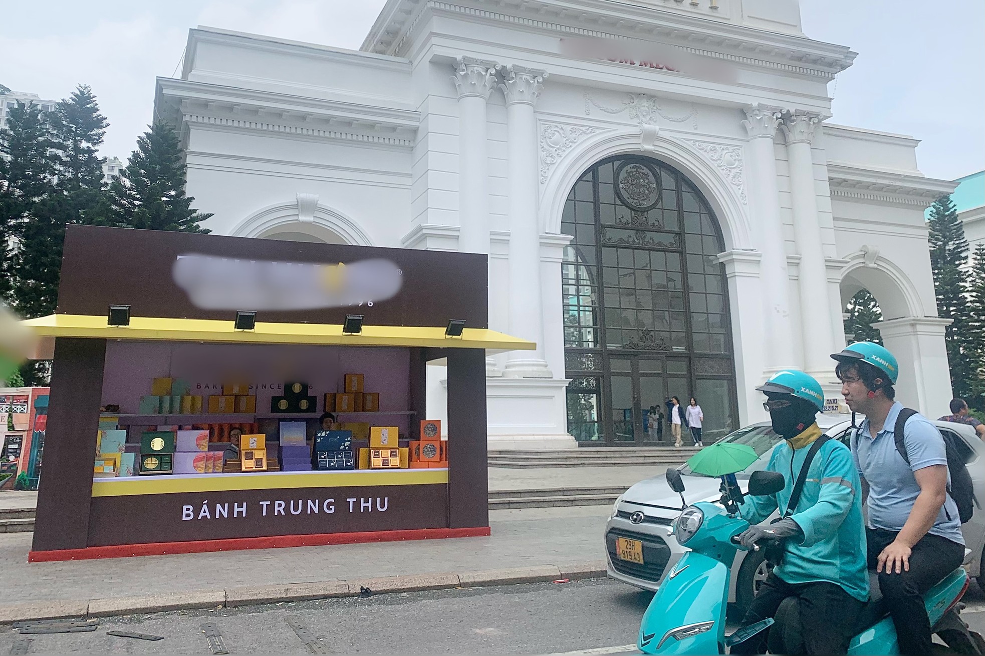 Bánh trung thu "xuống phố" sớm, mòn mỏi chờ khách mua- Ảnh 10.