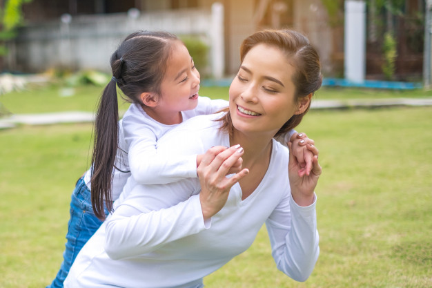 Nếu bà mẹ có đặc điểm này thì con gái trong nhà quá may mắn: Đã dễ thành đạt còn có đời sống hôn nhân hạnh phúc- Ảnh 1.