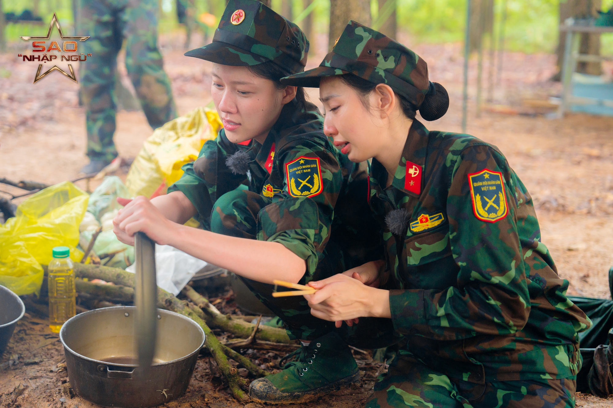 1 loại quả lạ khiến Hoa hậu Thùy Tiên, Uyển Ân bối rối hoang mang, 4 người ăn thử vẫn đoán sai bét!- Ảnh 12.