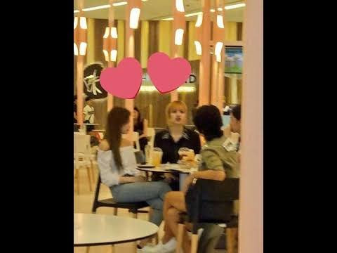 Jennie và Lisa của BLACKPINK đối xử với nhau thế nào mà cứ sơ hở là bị đồn cạch mặt?- Ảnh 33.