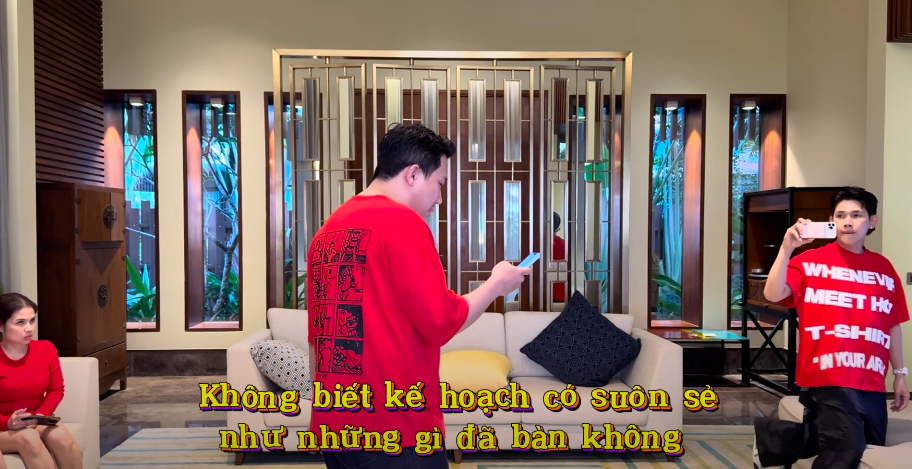 Trấn Thành - Hari Won đóng cả vở kịch để lừa một nhân vật, 