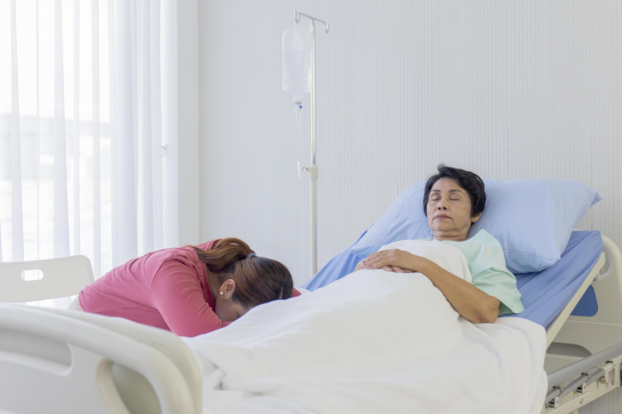 Cụ b&agrave; c&oacute; 6 người con nhưng chỉ con trai &uacute;t được thừa kế: T&ograve;a &aacute;n ph&aacute;t hiện điểm bất thường trong di ch&uacute;c 
