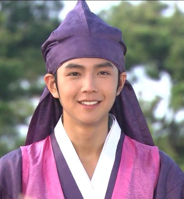 Jang Geun Suk: Từ chối Vườn Sao Băng, bùng nổ với danh xưng 