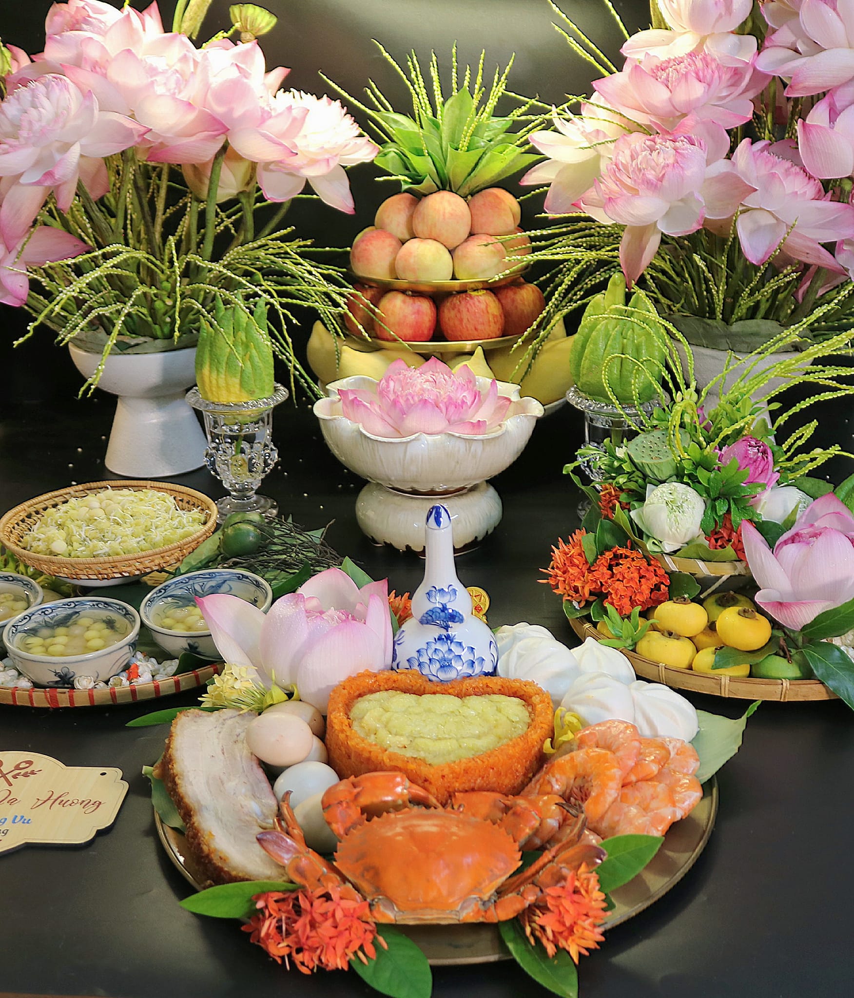 Ngắm 6 m&acirc;m c&uacute;ng Rằm th&aacute;ng 7 đong đầy t&acirc;m &yacute;, tr&agrave;n trề y&ecirc;u thương trong ng&agrave;y lễ Vu Lan- Ảnh 5.