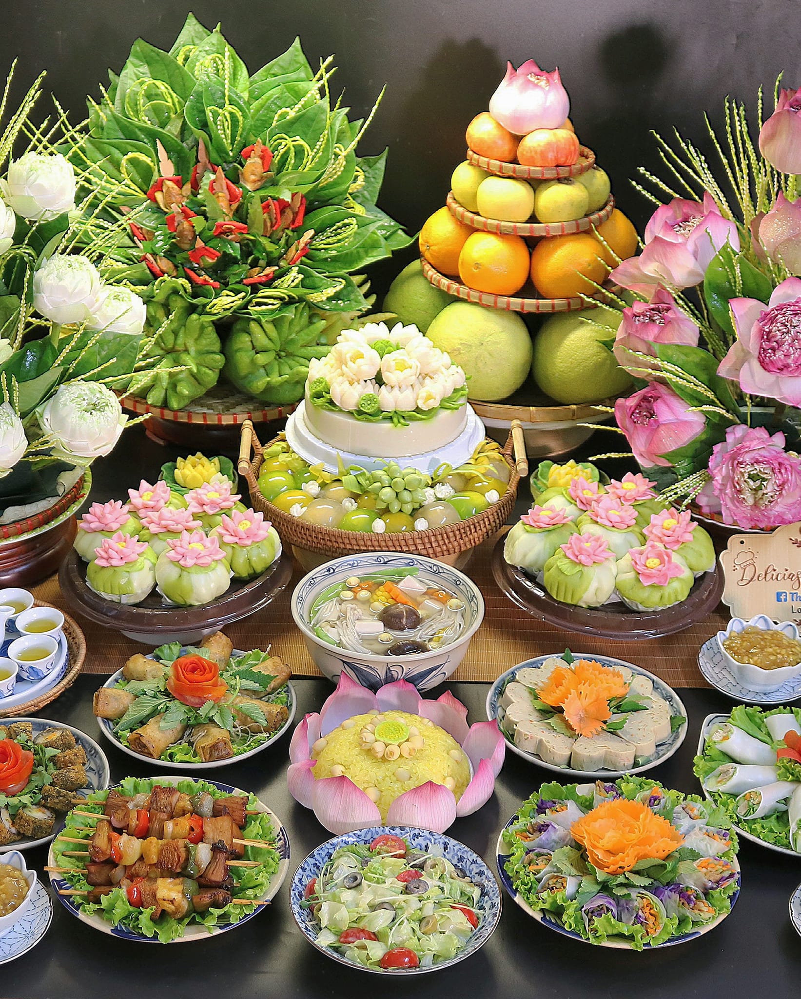 Ngắm 6 m&acirc;m c&uacute;ng Rằm th&aacute;ng 7 đong đầy t&acirc;m &yacute;, tr&agrave;n trề y&ecirc;u thương trong ng&agrave;y lễ Vu Lan- Ảnh 1.