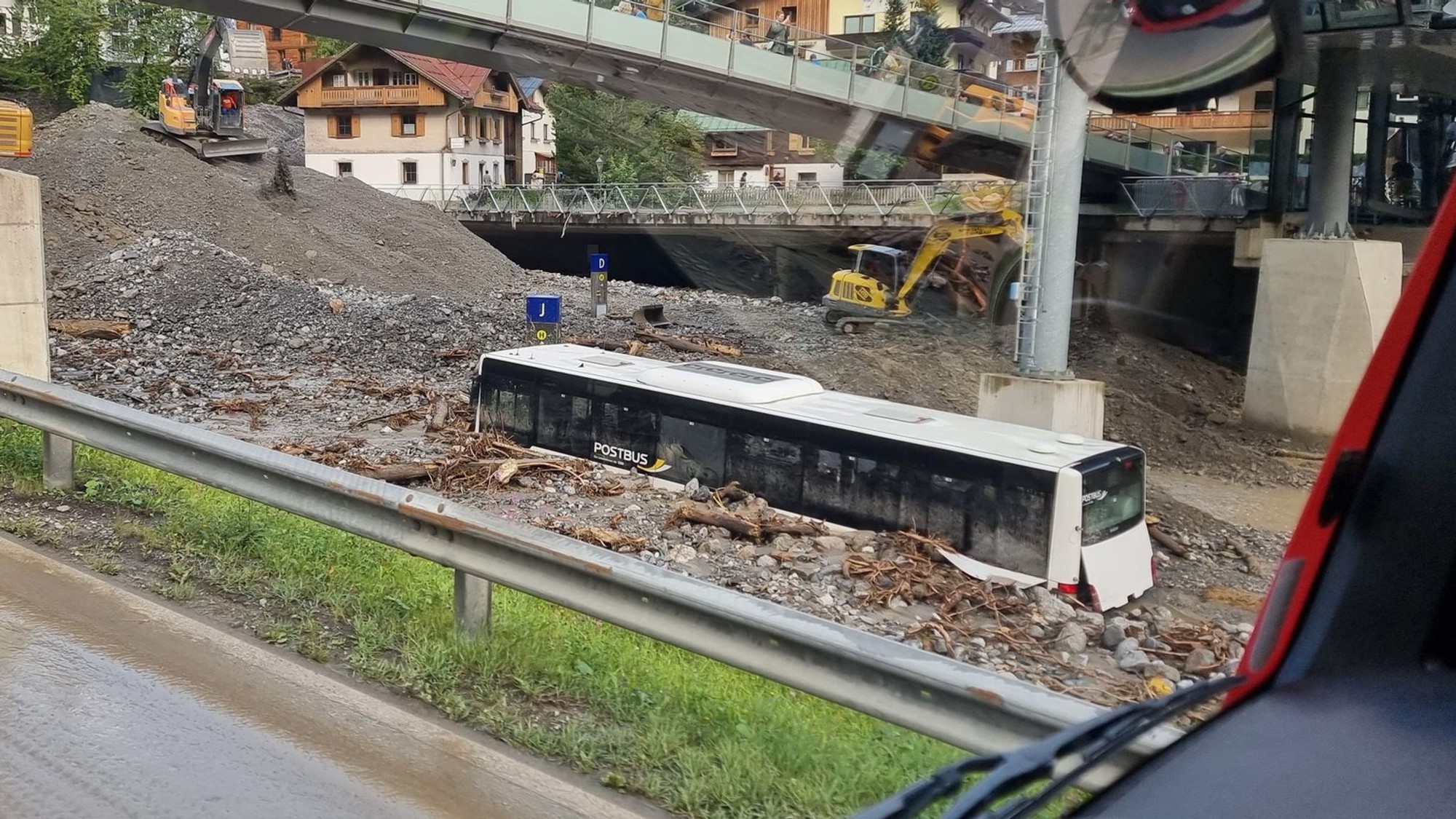 Lũ lụt nghiêm trọng tại Áo, thủ đô Vienna chìm trong biển nước- Ảnh 1.