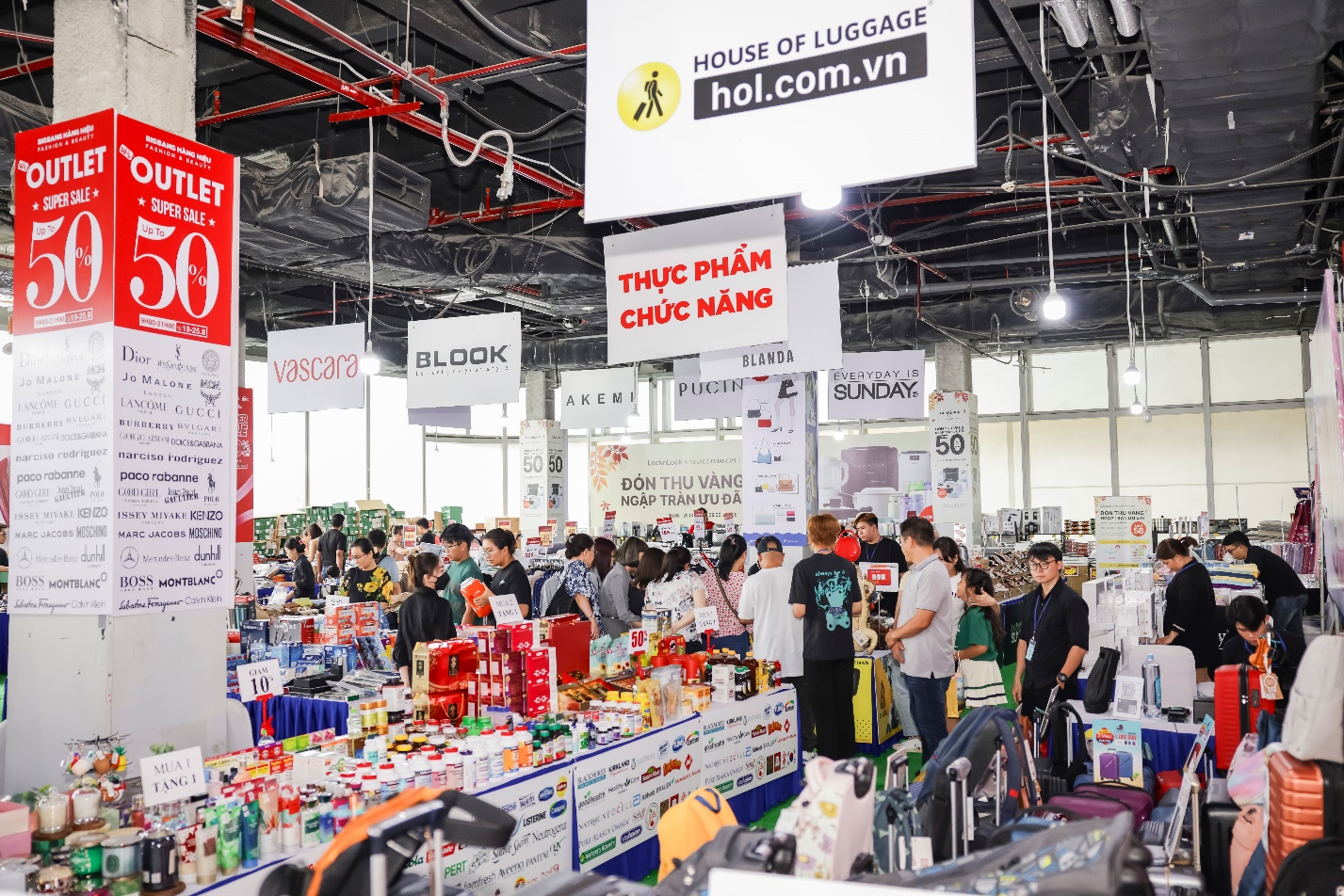 Siêu hội hàng hiệu Mega Sale Festival với quy mô lớn bậc nhất đã sẵn sàng với giá sốc bất ngờ!- Ảnh 5.