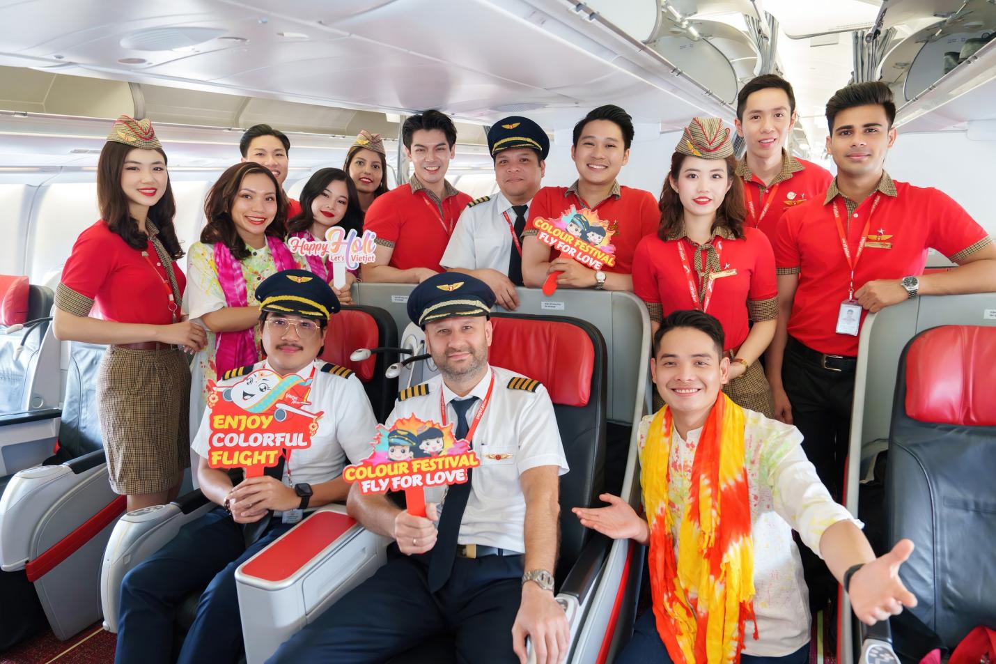 Dịch vụ từ trái tim với nụ cười tỏa nắng trên khắp các chuyến bay Vietjet- Ảnh 9.
