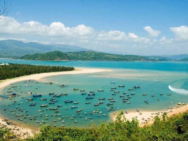 Top những điểm du lịch kh&ocirc;ng thể bỏ qua khi đến thị x&atilde; S&ocirc;ng Cầu- Ảnh 3.