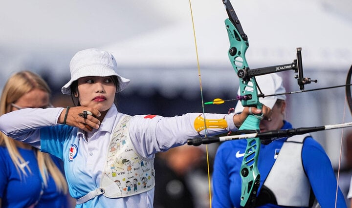 Bắn lệch hơn đối thủ chưa tới 5cm, Ánh Nguyệt bị loại khỏi Olympic Paris 2024- Ảnh 1.