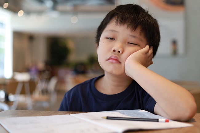 Muốn biết con mình có tập trung học không, hãy nhìn vào 3 điểm này ở đôi mắt con- Ảnh 1. Muốn biết con mình có tập trung học không, hãy nhìn vào 3 điểm này ở đôi mắt con- Ảnh 1.