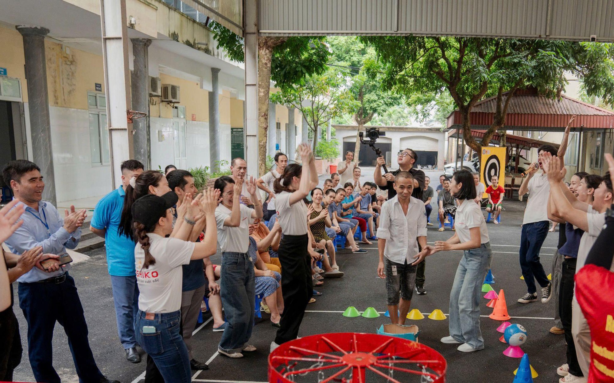 Toshiko trao tặng hơn 300 hộp sữa canxi Nhật Bản đến những mảnh đời bất hạnh mùa Vu Lan- Ảnh 3.