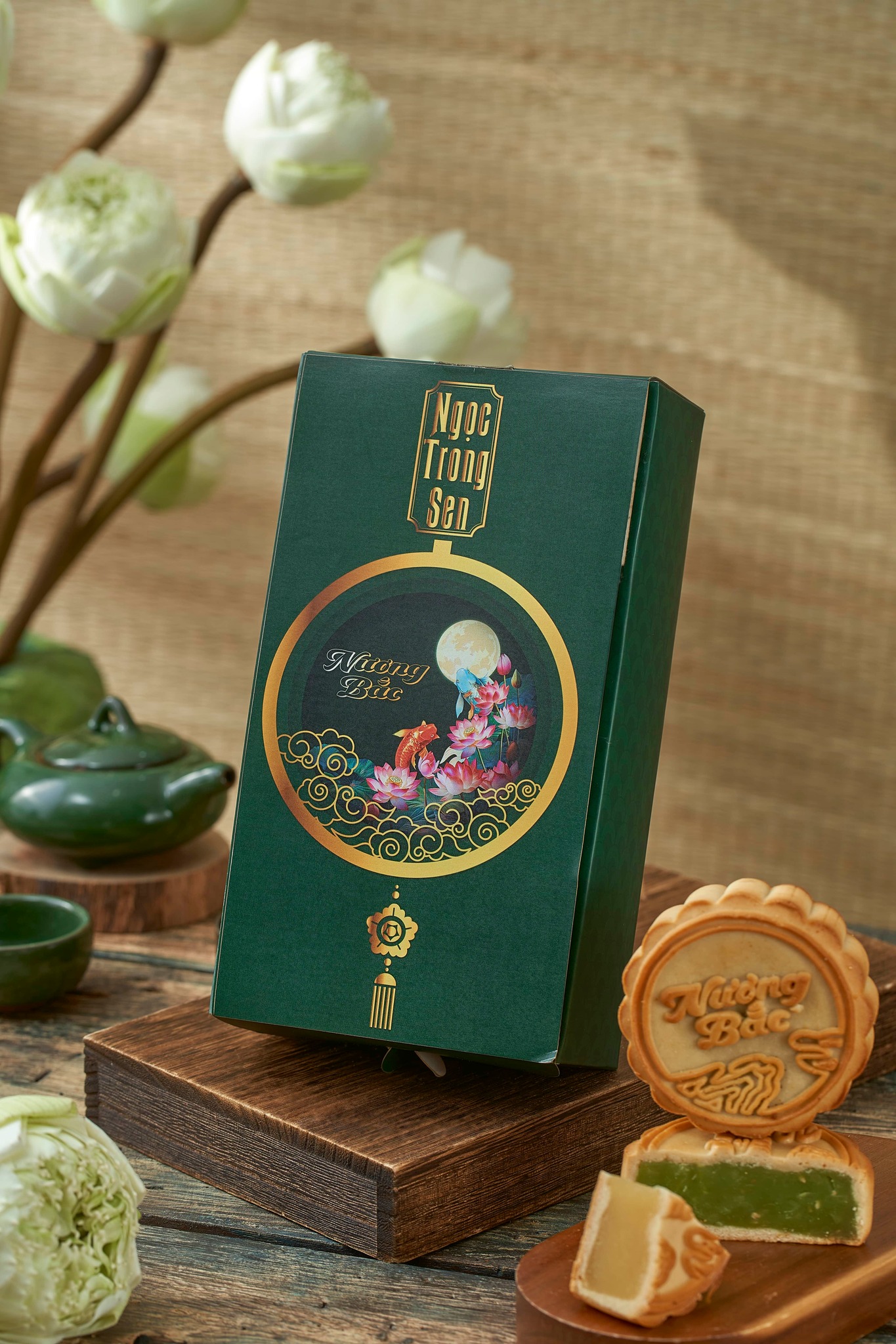 5 set bánh Trung thu có thiết kế độc lạ, ấn tượng, lý tưởng để gửi trao mỹ vị cho mùa đoàn viên 2024- Ảnh 1.