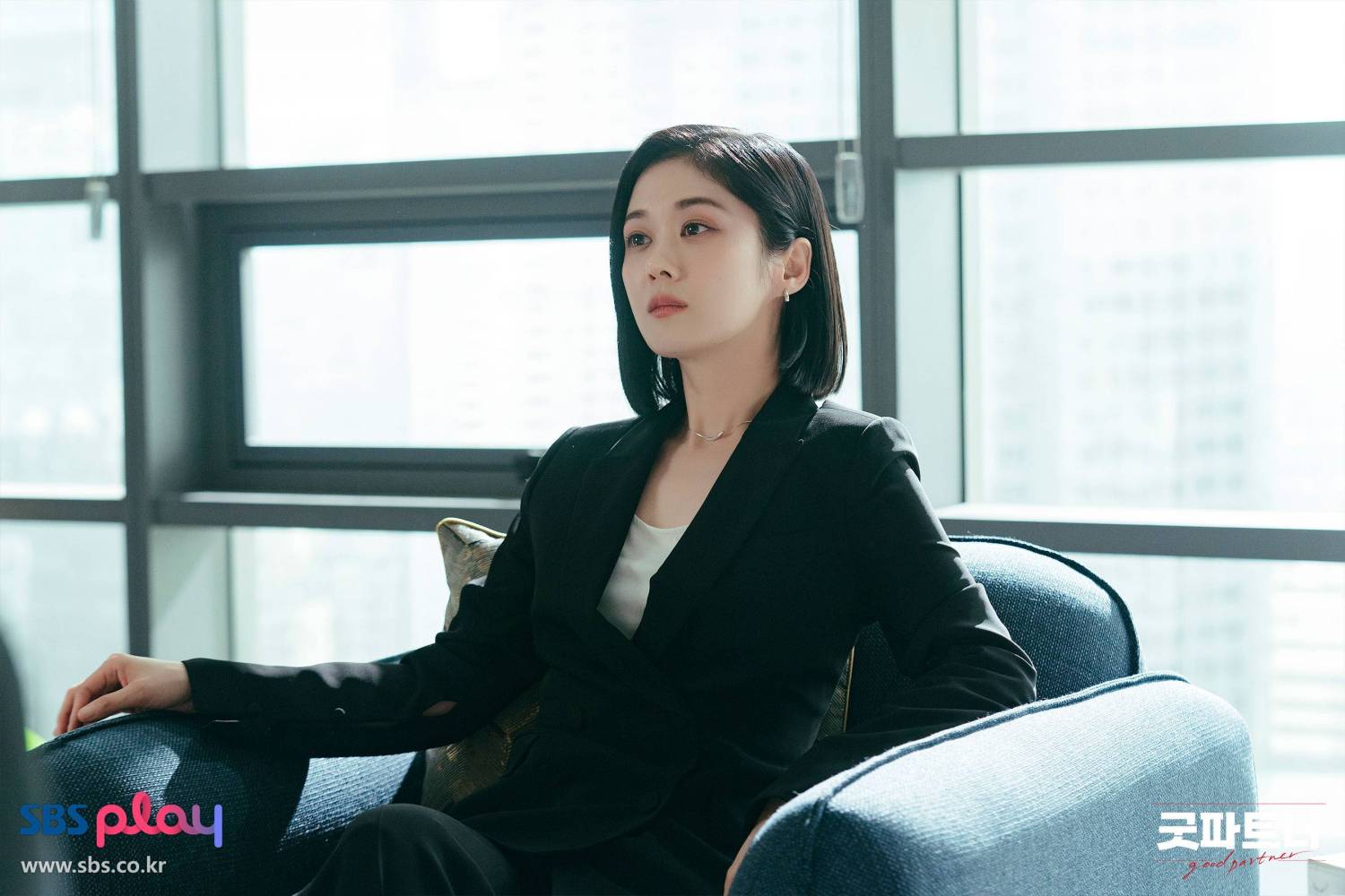 Jang Nara im neuesten Film: Babygesicht, eleganter Bürostil - Foto 10.