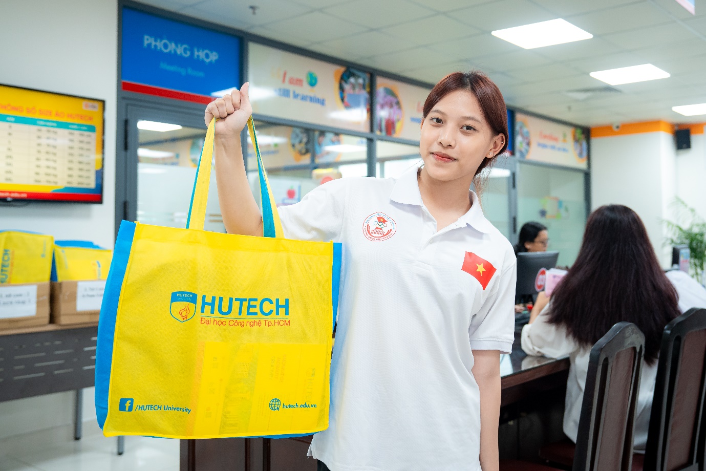 VĐV huy chương Bạc giải Vô địch Thể dục Aerobic châu Á 2023 nhập học ngành Quản trị sự kiện tại HUTECH- Ảnh 3.