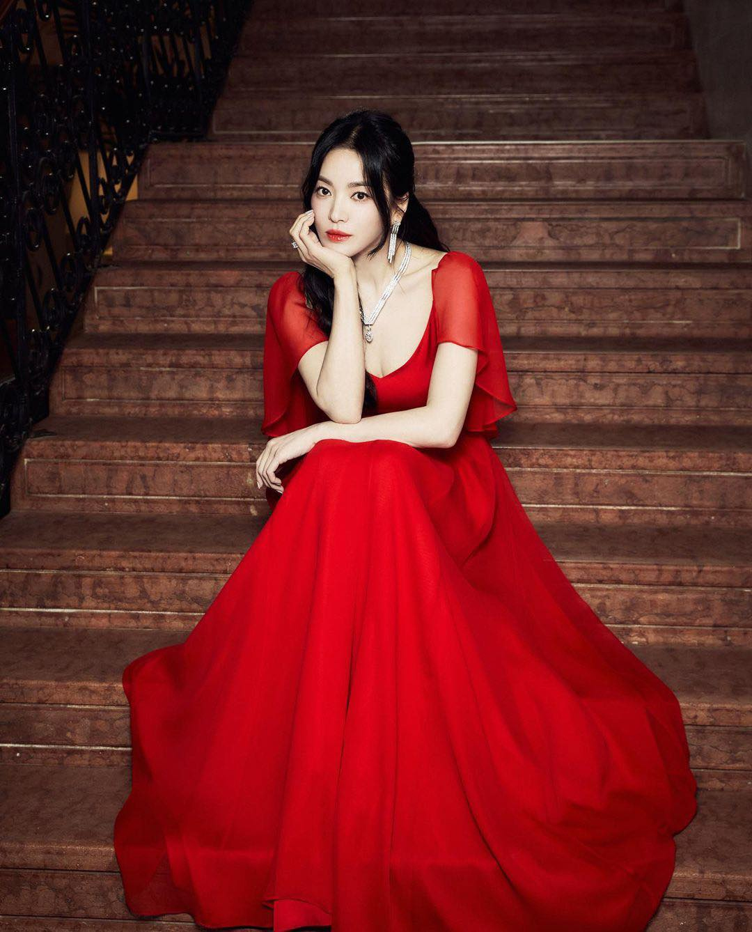 Song Hye Kyo sở hữu da trắng mịn không tỳ vết nhờ nói không với 3 thực phẩm gây “nguy hiểm” cho da- Ảnh 3.