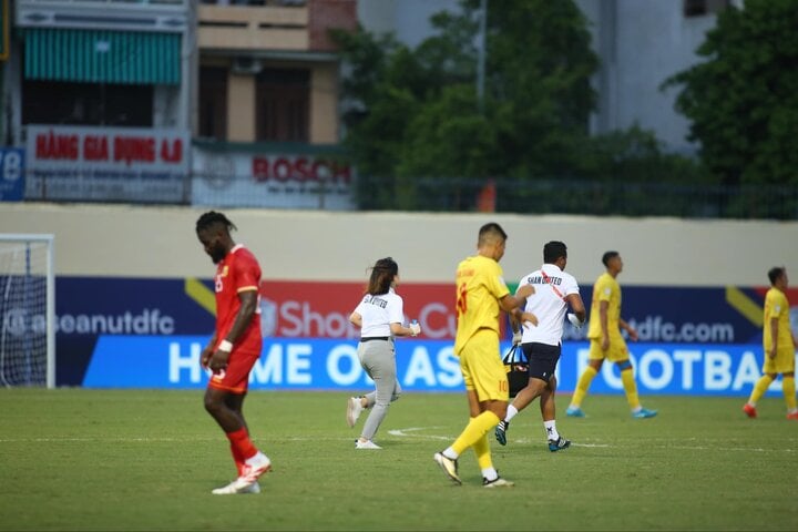 Nữ giám đốc giàu có làm bác sỹ cho đội bóng Myanmar- Ảnh 5.