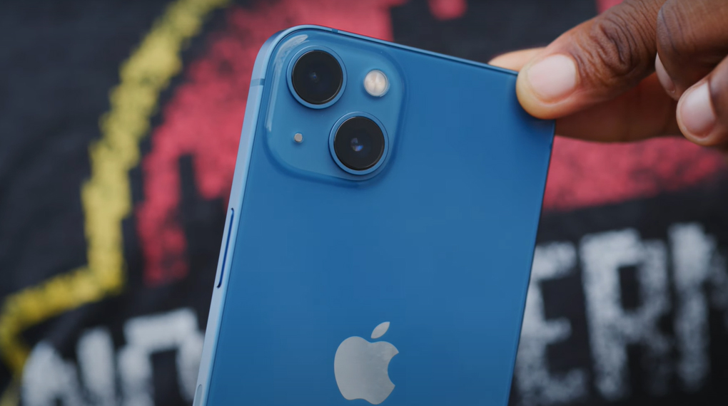 Mẫu iPhone đang giảm giá mạnh nhất tháng 8: Vẫn có camera chéo như iPhone 15 lại rẻ hơn những 7 triệu- Ảnh 4.