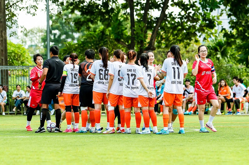 Câu chuyện về đội bóng nữ ngân hàng vô địch Queen League 2024- Ảnh 3.