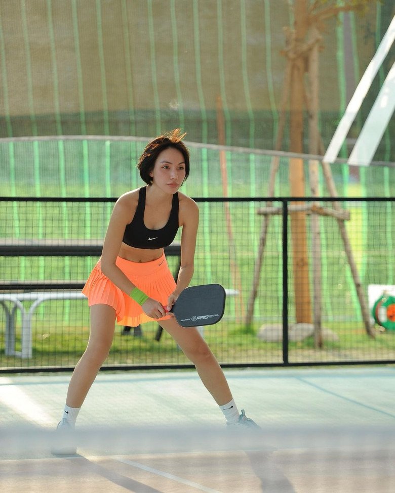 Mỹ nhân Việt chơi pickleball đâu chỉ chú tâm quần áo, tới vợt cũng rất chịu chi- Ảnh 20.