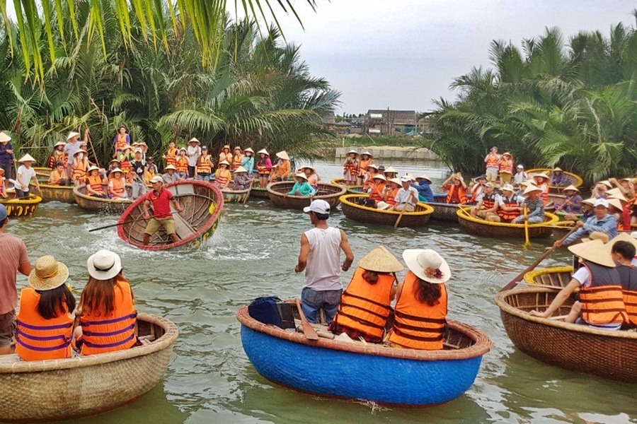 Chuyến đi thuyền ở miền Trung lọt danh sách "tuyệt vời nhất thế giới": Giá vé chưa đến 100.000 đồng/người- Ảnh 8.