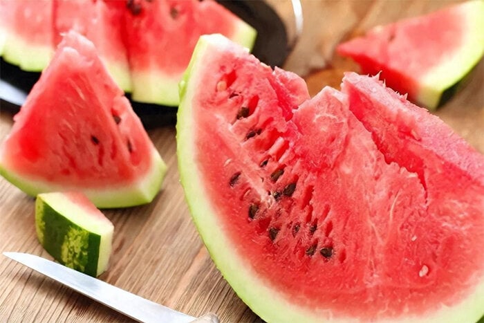 Dưa hấu để tủ lạnh qua đ&ecirc;m c&oacute; thực sự nguy hiểm?- Ảnh 1.