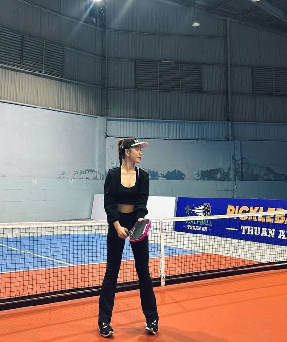 Hội gái xinh vẫn lên sân pickleball giữa bão thị phi: “Vui vẻ lên, ai mặc gì kệ đi”