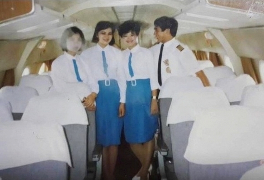 Nhìn lại trang phục của tiếp viên hàng không Vietnam Airlines qua các thời kỳ- Ảnh 3.