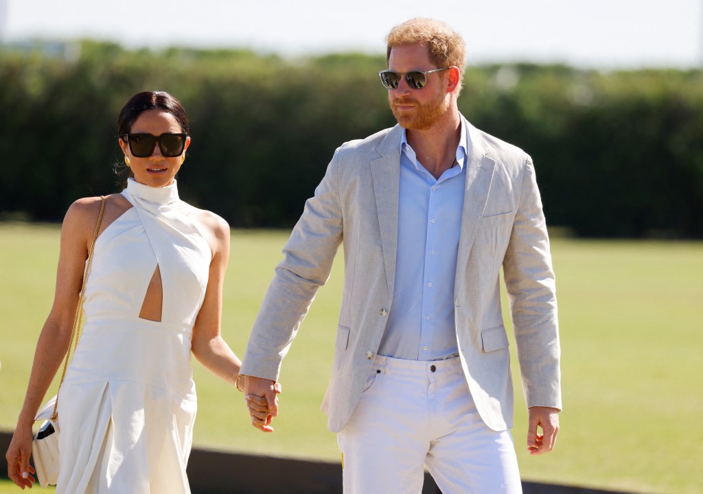 Meghan muốn Harry "buông bỏ quá khứ" hướng về tương lai nhưng vẫn giữ mối liên hệ với hoàng gia vì 2 lợi ích- Ảnh 2.