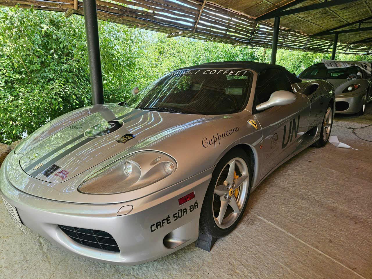 Loạt Ferrari của ông Đặng Lê Nguyên Vũ lộ ảnh lên tem chuẩn bị tham gia Gumball 3000, CĐM nhận xét: "Vẫn thiếu nhiều siêu phẩm"- Ảnh 6.