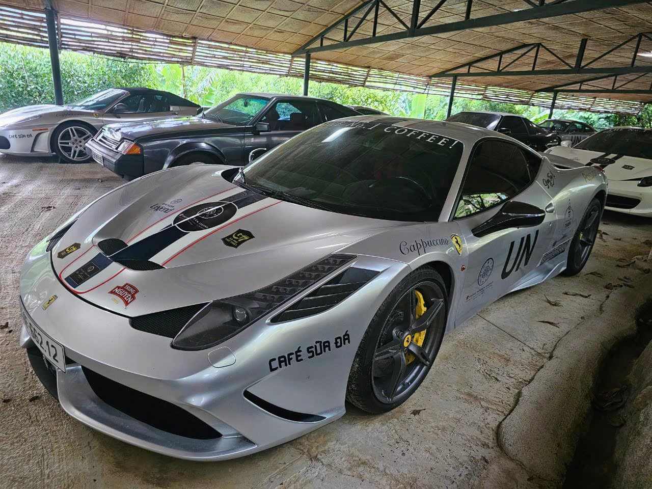 Loạt Ferrari của ông Đặng Lê Nguyên Vũ lộ ảnh lên tem chuẩn bị tham gia Gumball 3000, CĐM nhận xét: 