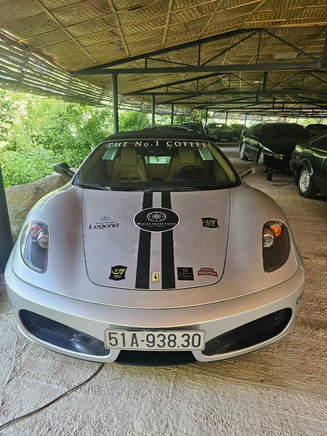 Loạt Ferrari của ông Đặng Lê Nguyên Vũ lộ ảnh lên tem chuẩn bị tham gia Gumball 3000, CĐM nhận xét: "Vẫn thiếu nhiều siêu phẩm"- Ảnh 5.