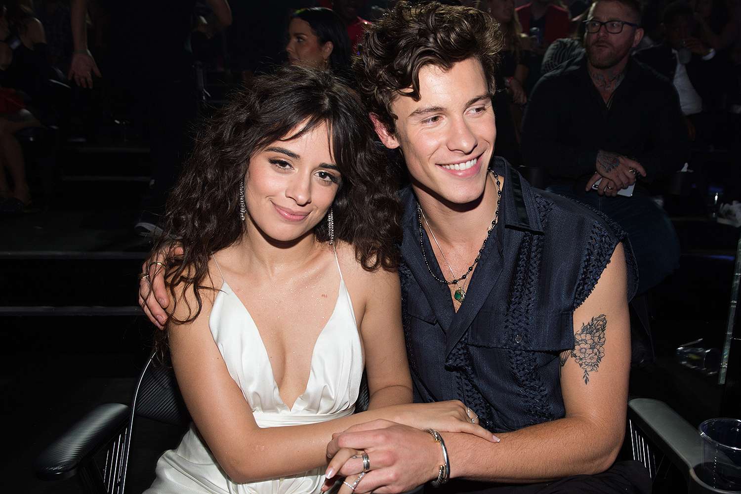 Tóm tắt tình tay ba Camila Cabello - Shawn Mendes và Sabrina Carpenter