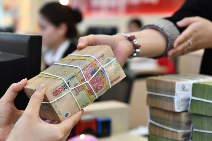 Bất ngờ "khẩu vị" đầu tư của c&aacute;c chuy&ecirc;n gia: C&oacute; tiền sẽ gửi ng&acirc;n h&agrave;ng 50 - 60%- Ảnh 1.