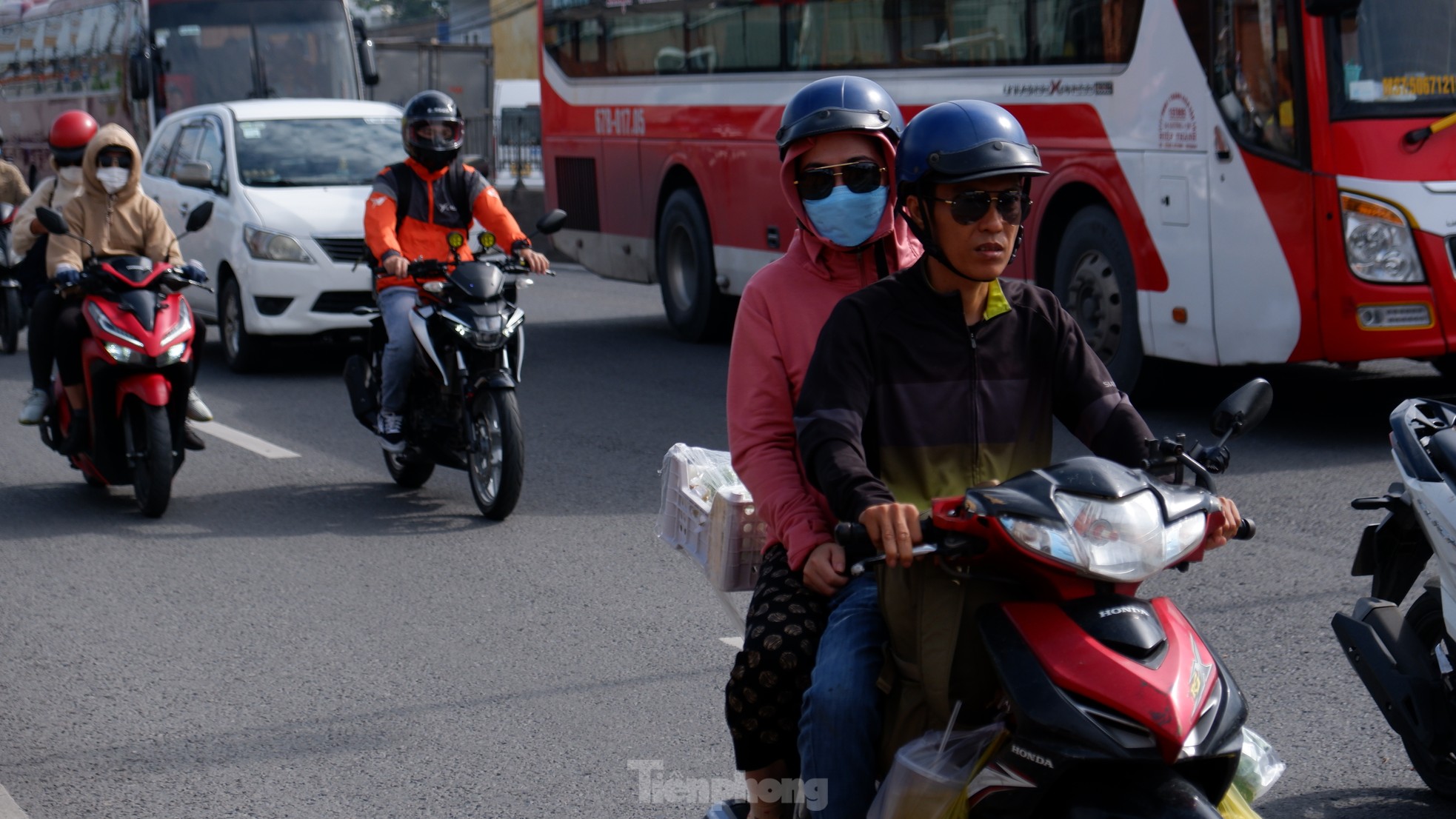 Ngày đầu kỳ nghỉ 2/9: Nhà ga, bến xe đông đúc, sân bay Tân Sơn Nhất thông thoáng bất ngờ- Ảnh 7.